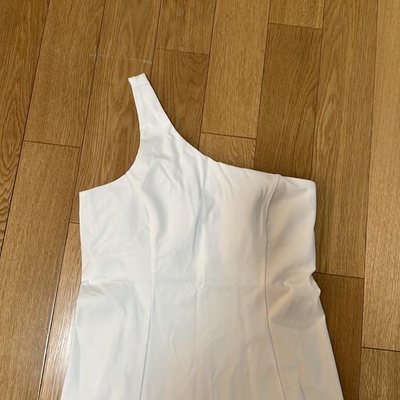 NWT Outdoor Voices White One Shoulder Exercise Dress - Picture 5 of 7